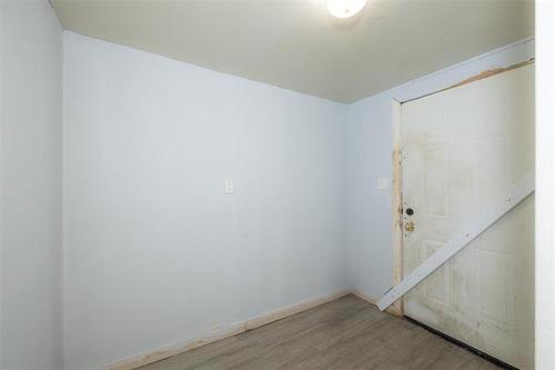 113 Lorne Ave, Winnipeg, MB 