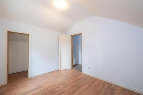 113 Lorne Ave, Winnipeg, MB 