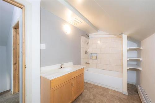 113 Lorne Ave, Winnipeg, MB 