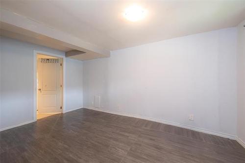 113 Lorne Ave, Winnipeg, MB 