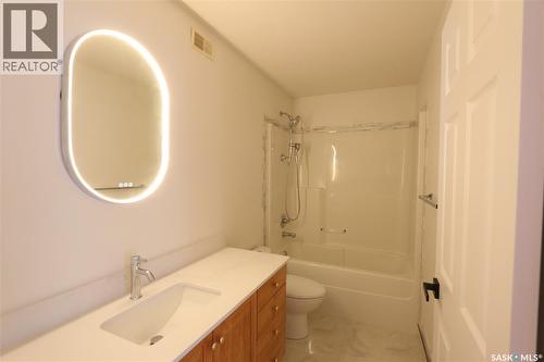 1226 Dover Avenue, Regina, SK - Indoor Photo Showing Bathroom