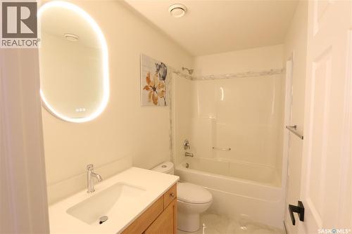 1226 Dover Avenue, Regina, SK - Indoor Photo Showing Bathroom