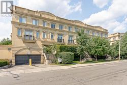 11 - 60 CARR STREET  Toronto, ON M5T 1B7