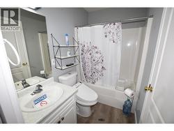 Main bath - full 4 piece - 