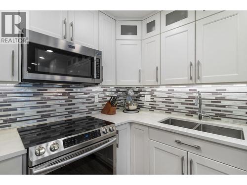 2777 Casa Loma Road Unit# 207, West Kelowna, BC - Indoor Photo Showing Kitchen With Double Sink With Upgraded Kitchen