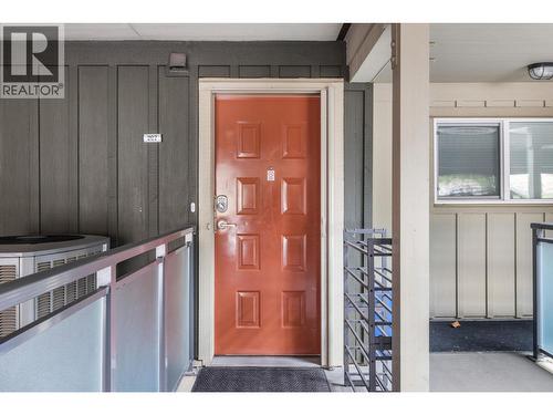 2777 Casa Loma Road Unit# 207, West Kelowna, BC - Indoor Photo Showing Kitchen