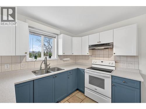 2435 Butt Road, West Kelowna, BC - Indoor Photo Showing Kitchen With Double Sink