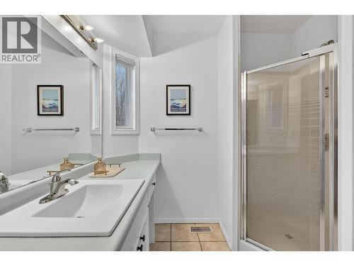 2435 Butt Road, West Kelowna, BC - Indoor Photo Showing Bathroom