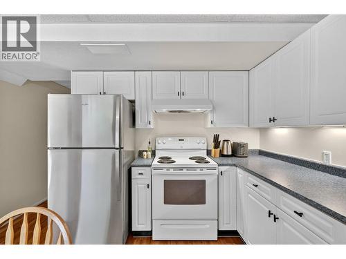 2435 Butt Road, West Kelowna, BC - Indoor Photo Showing Kitchen