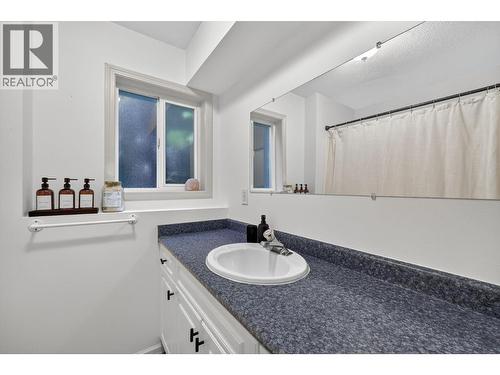 2435 Butt Road, West Kelowna, BC - Indoor Photo Showing Bathroom