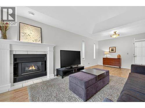 2435 Butt Road, West Kelowna, BC - Indoor Photo Showing Living Room With Fireplace