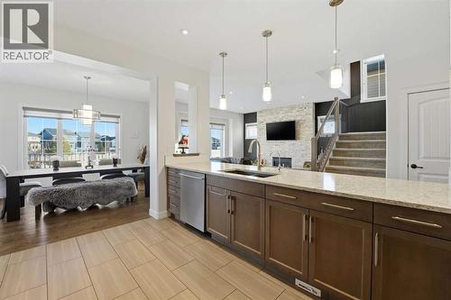 19 Vernon Close, Red Deer, AB - Indoor Photo Showing Kitchen With Upgraded Kitchen