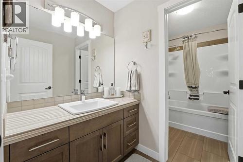 19 Vernon Close, Red Deer, AB - Indoor Photo Showing Bathroom