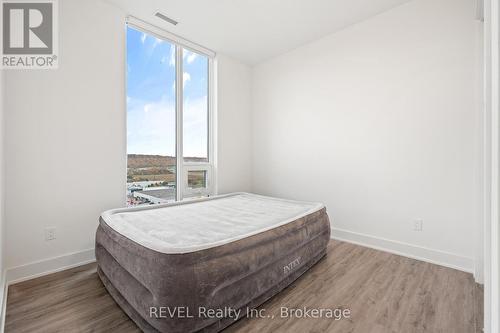 1907 - 385 Winston Road, Grimsby (Grimsby Beach), ON - Indoor Photo Showing Bedroom