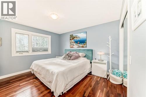 12 Varbow Place Nw, Calgary, AB - Indoor Photo Showing Bedroom