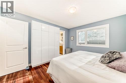 12 Varbow Place Nw, Calgary, AB - Indoor Photo Showing Bedroom