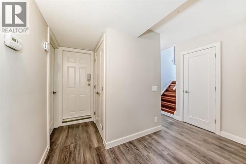 12 Varbow Place Nw, Calgary, AB - Indoor Photo Showing Other Room