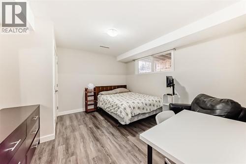 12 Varbow Place Nw, Calgary, AB - Indoor Photo Showing Bedroom