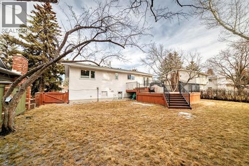 12 Varbow Place Nw, Calgary, AB - Outdoor