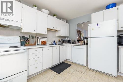 20 Kingham Road, Acton, ON - Indoor Photo Showing Kitchen