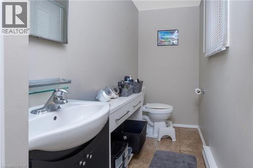 20 Kingham Road, Acton, ON - Indoor Photo Showing Bathroom