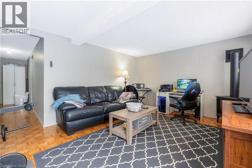20 Kingham Road, Acton, ON - Indoor Photo Showing Living Room
