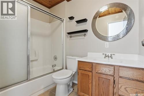 10 Connaught Place, Saskatoon, SK - Indoor Photo Showing Bathroom