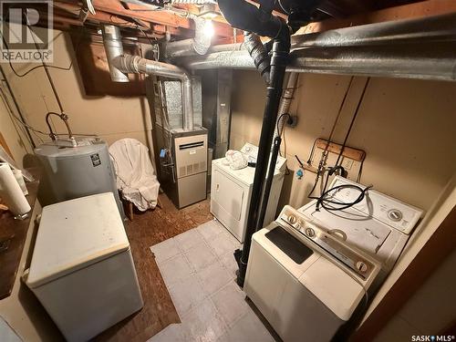 307 Main Street, Alsask, SK - Indoor Photo Showing Basement