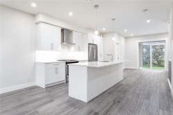 629 Selwyn Close  Langford, BC V9B 6M1