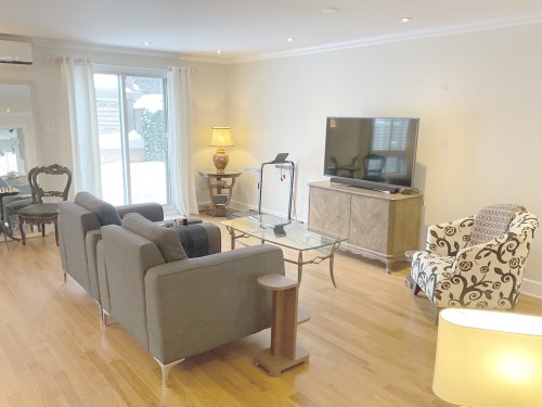 Salon - 32-555Z Montrose Drive, Beaconsfield, QC - Indoor Photo Showing Living Room