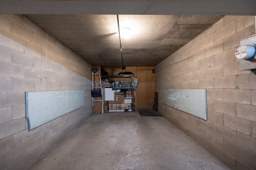 Garage - 32-555Z Montrose Drive, Beaconsfield, QC - Indoor Photo Showing Garage