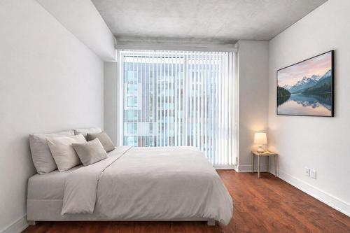 Chambre à coucher principale - 305-15 Av. Gendron, Pointe-Claire, QC - Indoor Photo Showing Bedroom