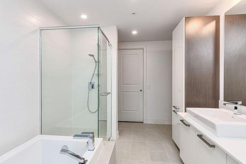 Salle de bains - 305-15 Av. Gendron, Pointe-Claire, QC - Indoor Photo Showing Bathroom