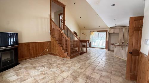 Salon - 60 Rue Maréchal-Ferrant, Saint-Calixte, QC - Indoor Photo Showing Other Room