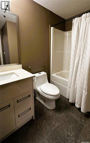 216 1510 Neville Drive, Regina, SK - Indoor Photo Showing Bathroom