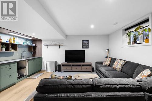 great space for entertaining - 34 Ruby Crescent, Orillia, ON - Indoor