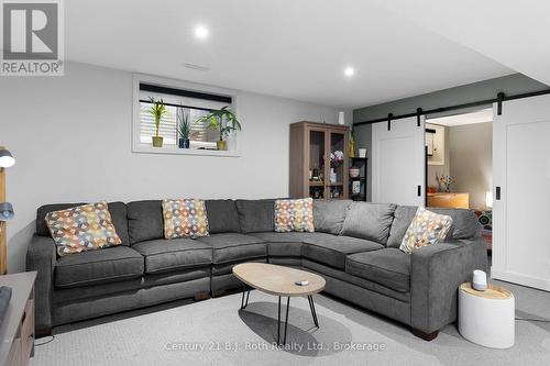 spacious rec room - 34 Ruby Crescent, Orillia, ON - Indoor Photo Showing Living Room