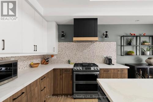 34 Ruby Crescent, Orillia, ON - Indoor Photo Showing Kitchen