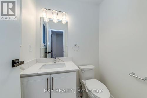 1570 Cuthbert Avenue, Mississauga, ON - Indoor Photo Showing Bathroom