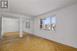 Premary Bedroom w/ mirrored closet doors - 