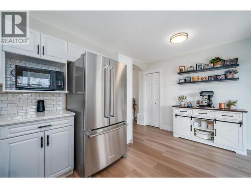 3841 Glen Canyon Drive, West Kelowna, BC - Indoor Photo Showing Kitchen