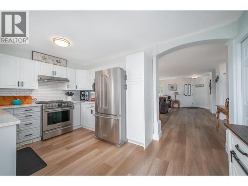 3841 Glen Canyon Drive, West Kelowna, BC - Indoor Photo Showing Kitchen With Stainless Steel Kitchen