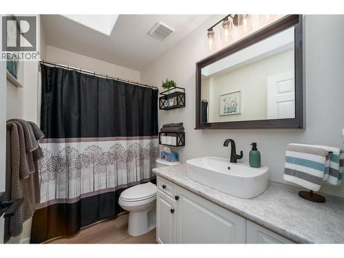 Main Bath - 3841 Glen Canyon Drive, West Kelowna, BC - Indoor Photo Showing Bathroom