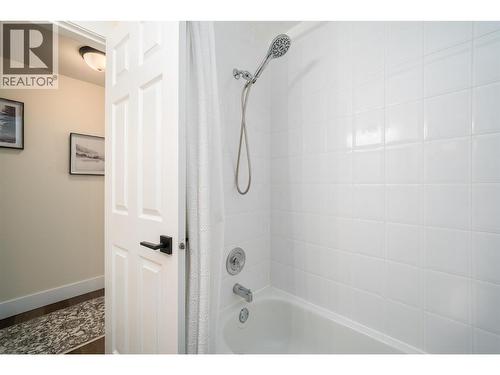 3841 Glen Canyon Drive, West Kelowna, BC - Indoor Photo Showing Bathroom