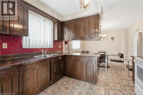 16 Harvard Place, Hamilton, ON - Indoor Photo Showing Kitchen With Double Sink