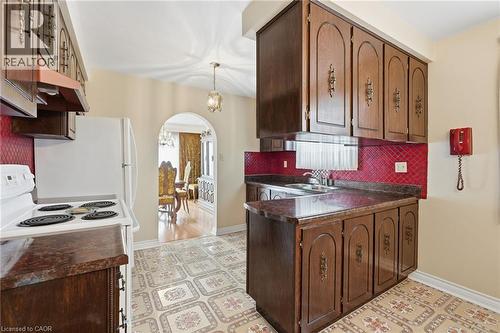 16 Harvard Place, Hamilton, ON - Indoor Photo Showing Kitchen With Double Sink