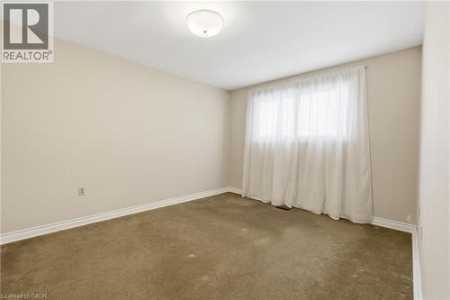 16 Harvard Place, Hamilton, ON - Indoor Photo Showing Other Room