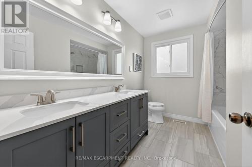 31 Maynard Street, Hamilton, ON - Indoor Photo Showing Bathroom