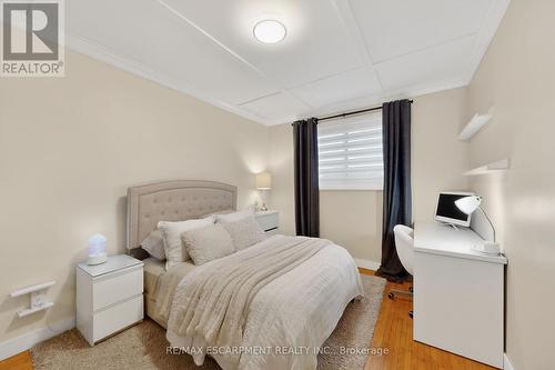 31 Maynard Street, Hamilton, ON - Indoor Photo Showing Bedroom