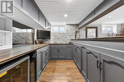 31 Maynard Street, Hamilton, ON - Indoor Photo Showing Kitchen